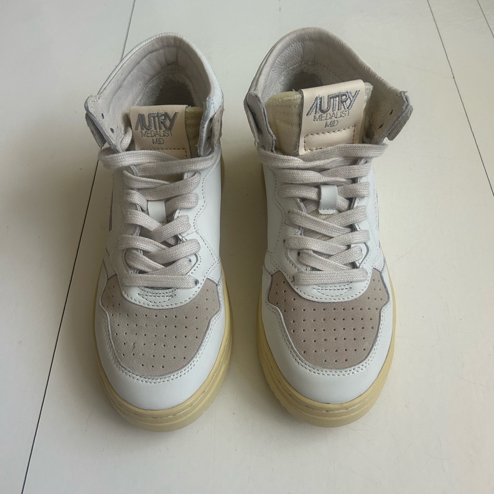 Autry Women's White and Tan High Top Sneakers Brand New Size 37